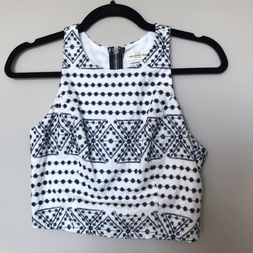 NWOT A&F Patterned Cropped Shell